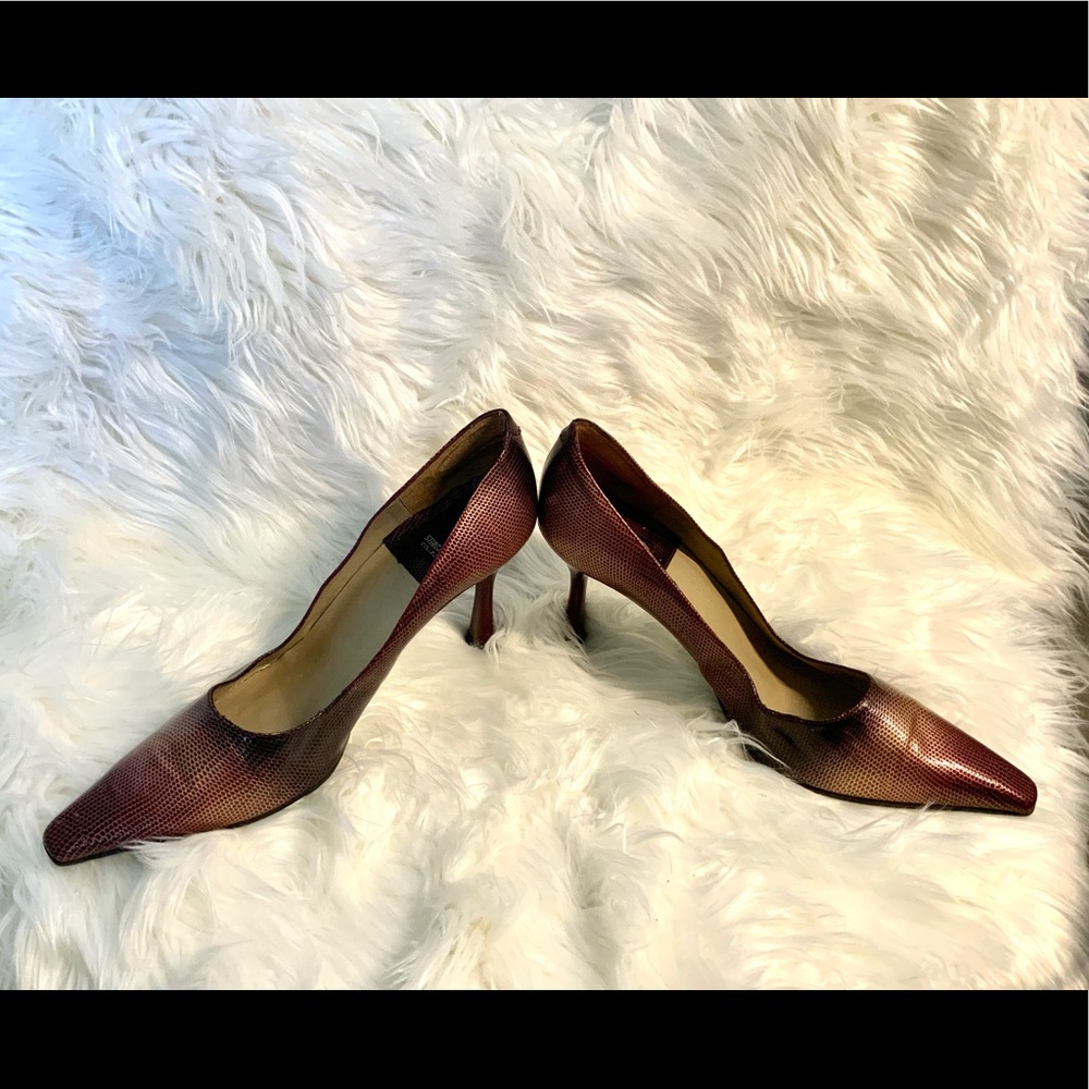 SHOENIQUE COLLECTION BURGUNDY PUMP. Size 10M.